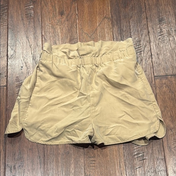 Size Small Express Shortie Women's Beige Comfy Shorts - Picture 2 of 8